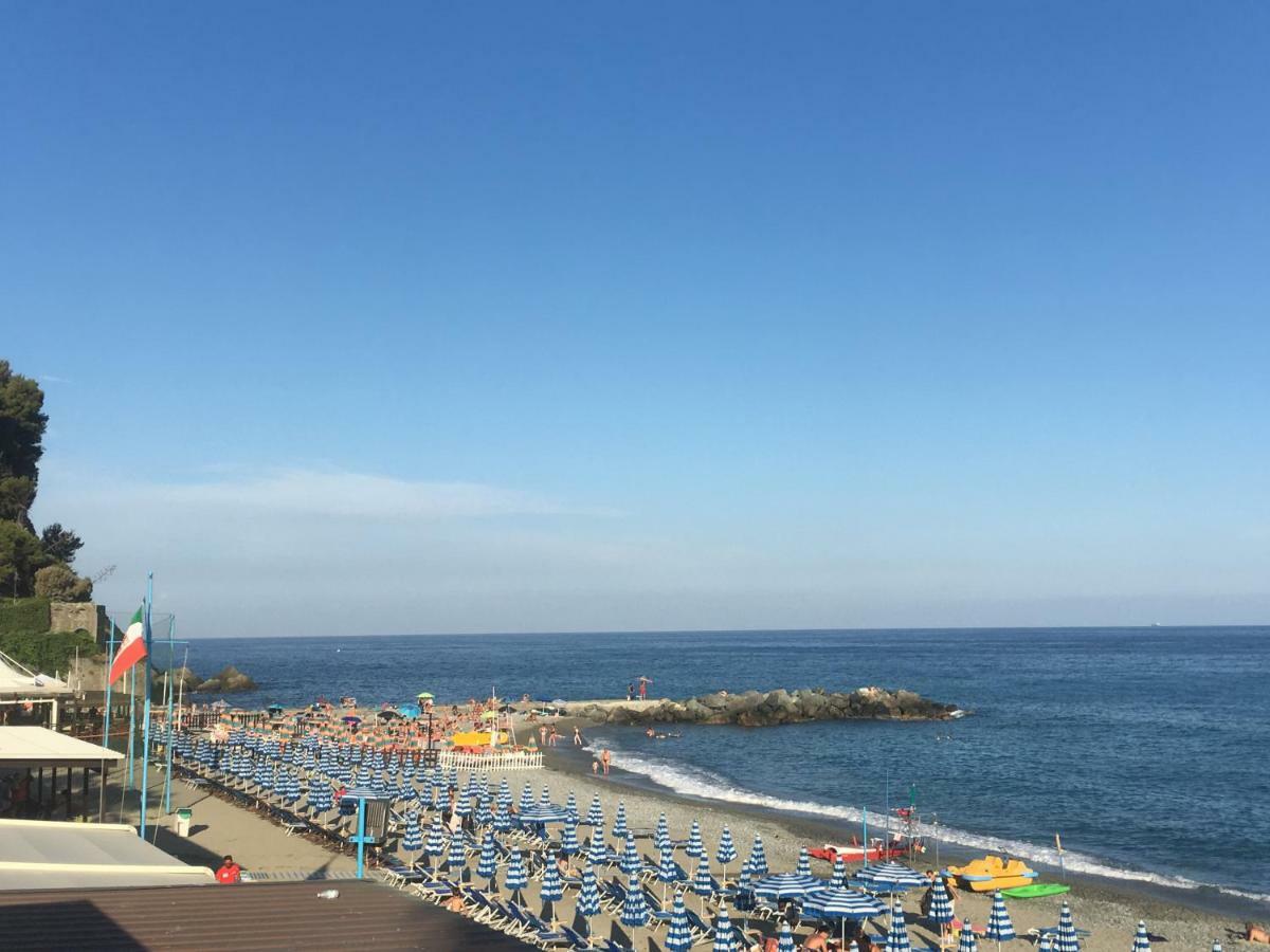 Le Finestre Sul Mare Apartamento Albissola Marina Exterior foto