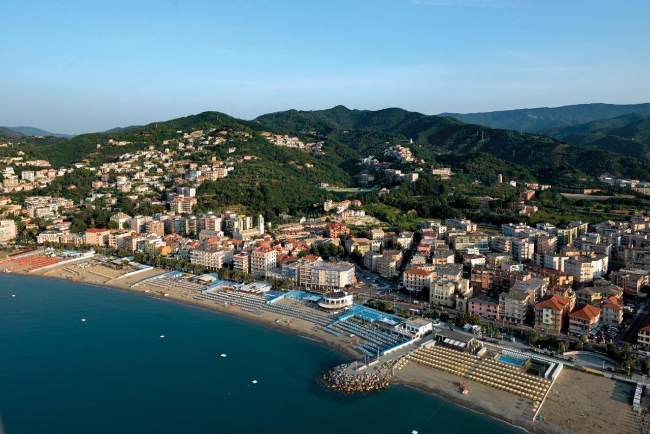 Le Finestre Sul Mare Apartamento Albissola Marina Exterior foto